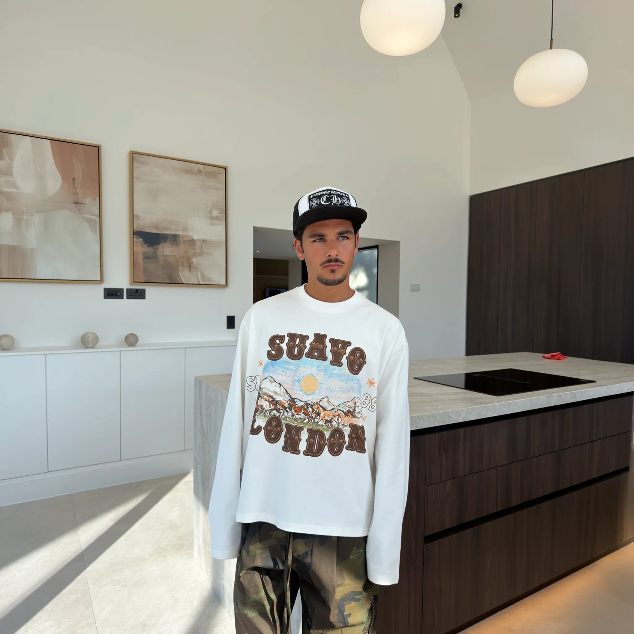Model Front View of Suavo London Rodeo L/S White T-Shirt